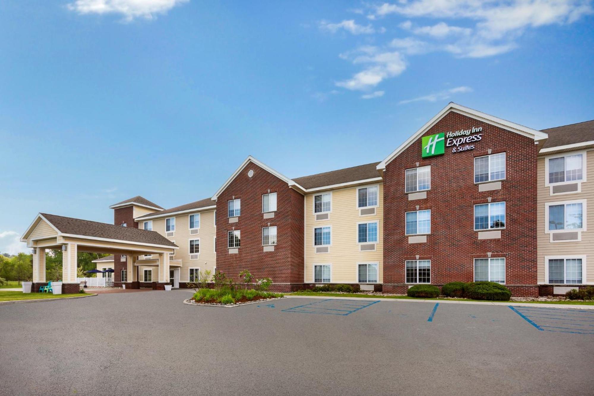 Holiday Inn Express Hotel & Suites Acme-Traverse City By Ihg Экстерьер фото
